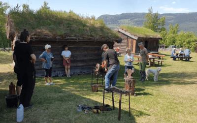 Dugande handverk og kaffi på kjelen
