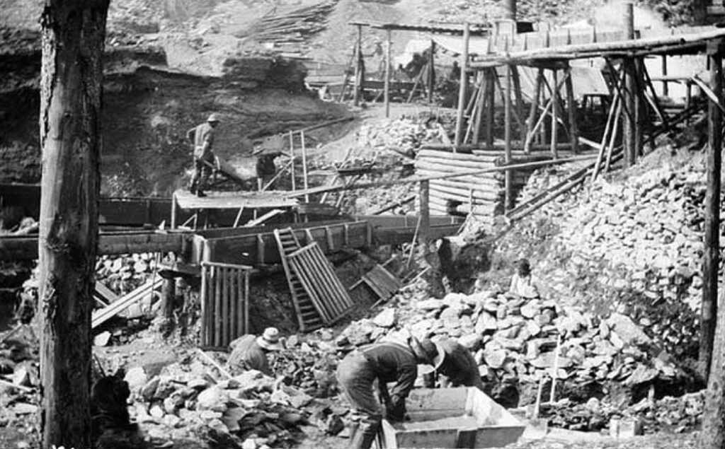 Iver prøvde seg som gullgravar i Alaska. Bildet er henta frå Canadian National Archives